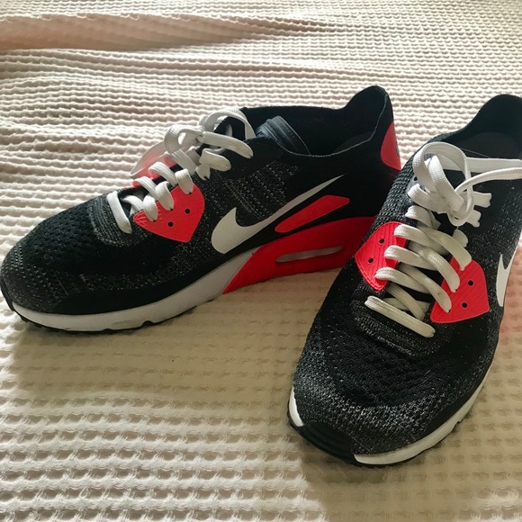 EUC Nike Air Max Men’s size 11.5 - Picture 2 of 4